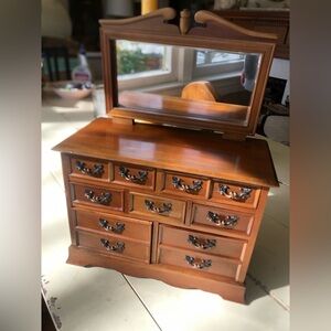 Vintage Prestige Miniature Mirrored Dresser Musical Jewelry Box 1960’s